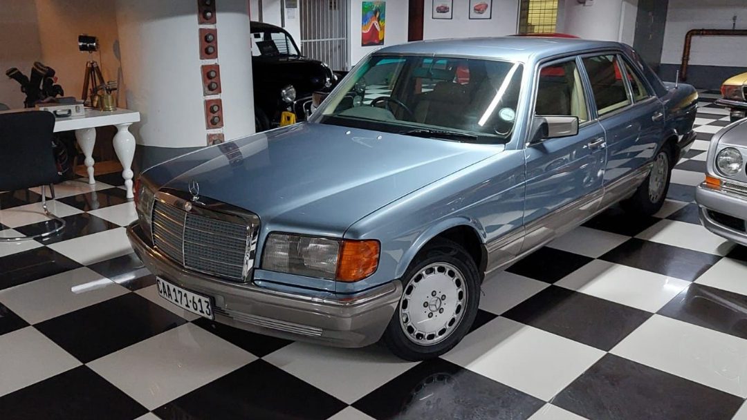 Mercedes-Benz 560SEL